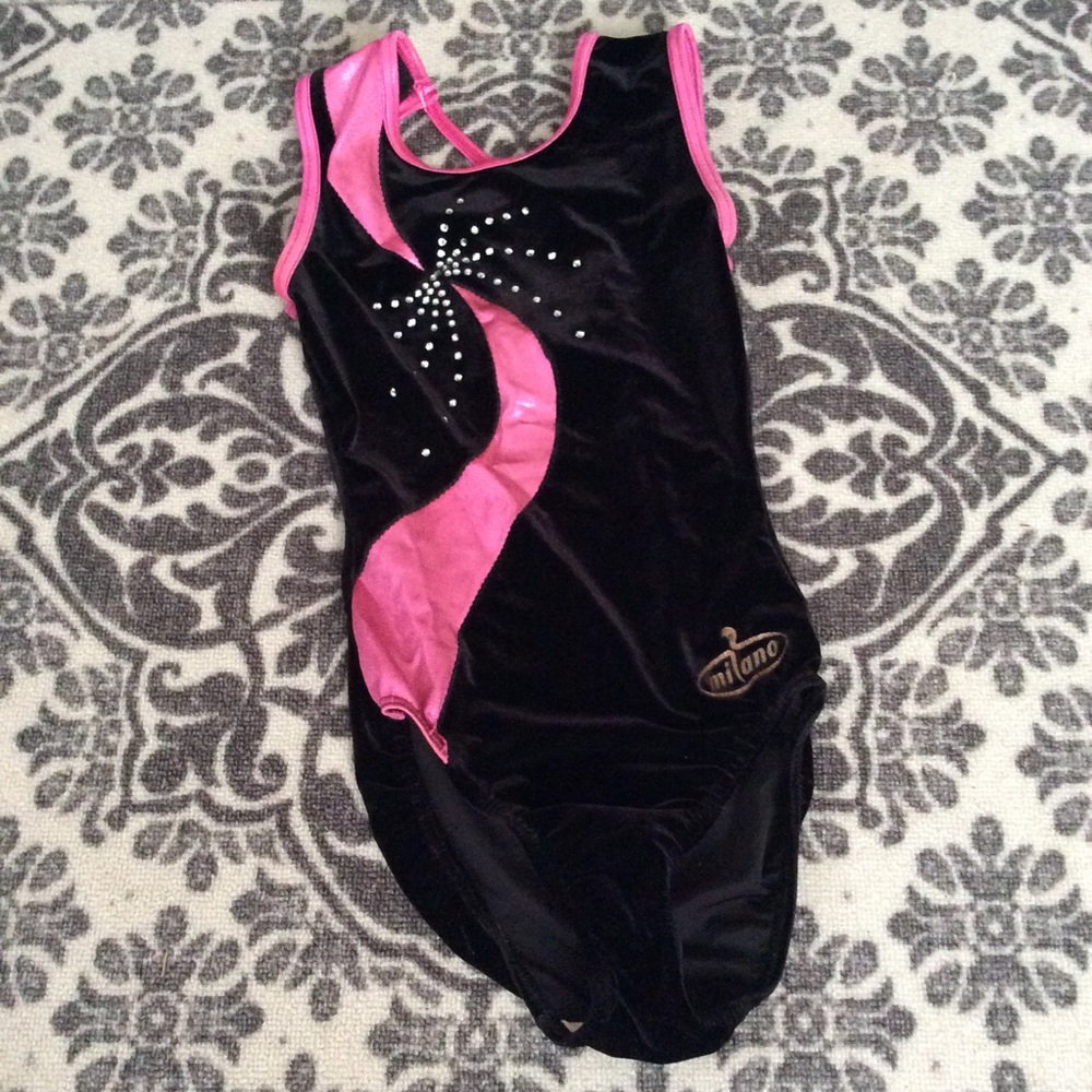 Milano kids Black Leotard Age 11-13 Size 32”